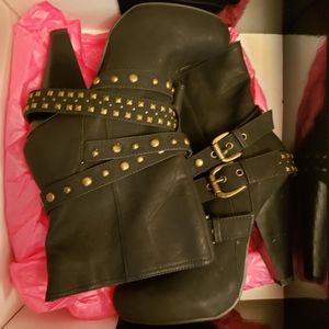 Woman studded ankle boot